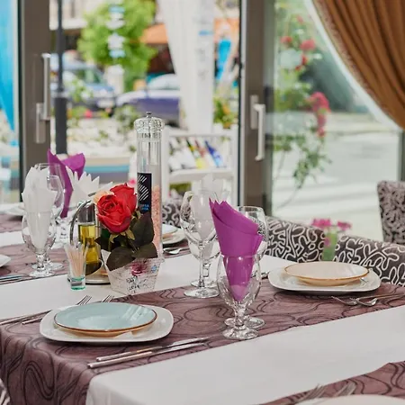 Rose Gardens Boutique By Asteri מלון דירות פומורי