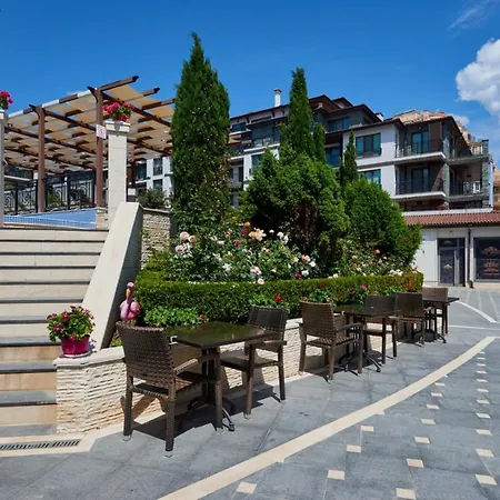 מלון דירות Rose Gardens Boutique By Asteri 4*