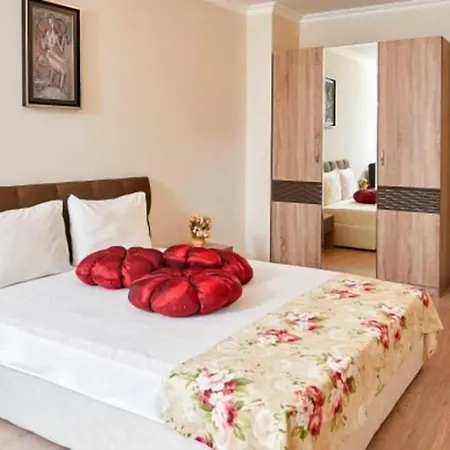 Rose Gardens Boutique By Asteri 4* פומורי