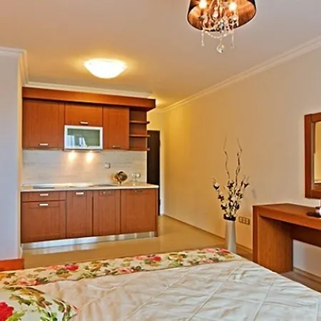 מלון דירות Rose Gardens Boutique By Asteri 4*