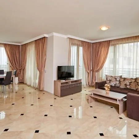 Rose Gardens Boutique By Asteri מלון דירות 4*
